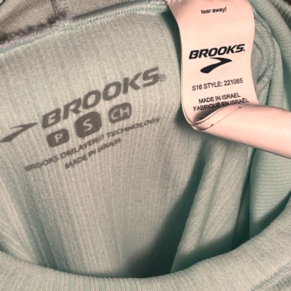 Brooks Small Lightweight Light Blue Pull-Over - image 4